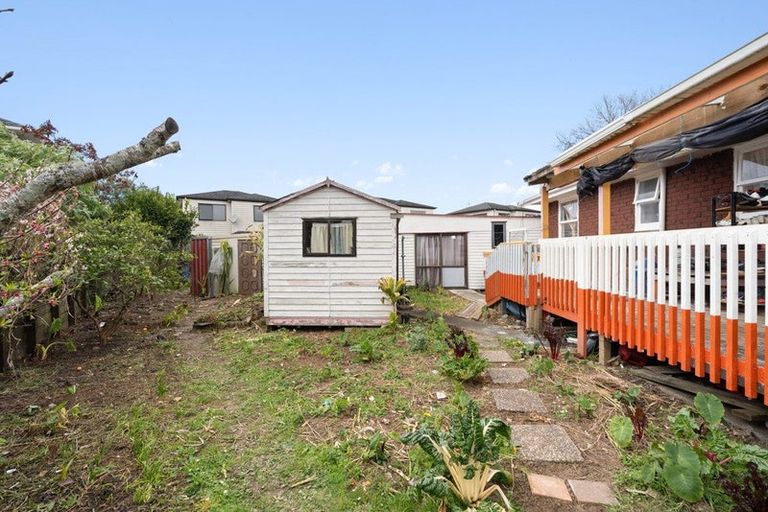 Photo of property in 15 Kambalda Street, Mangere Bridge, Auckland, 2022