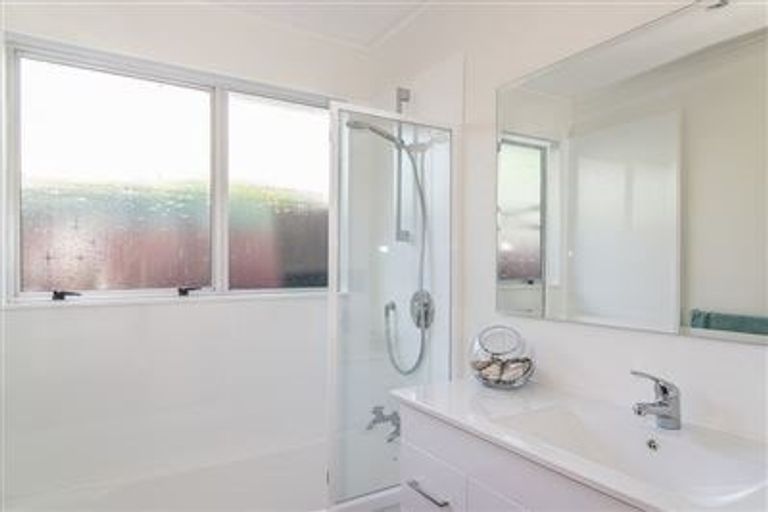 Photo of property in 16a Nola Avenue, Raumati Beach, Paraparaumu, 5032