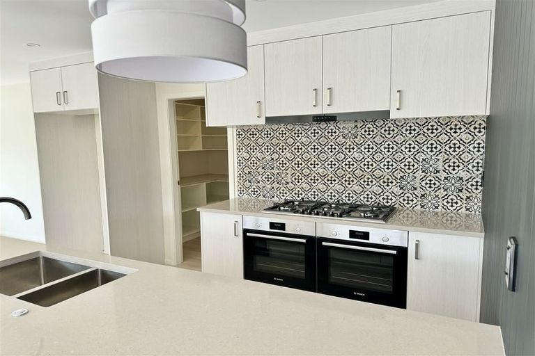 Photo of property in 31 Farnworth Terrace, Churton Park, Wellington, 6037