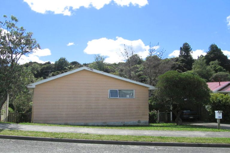 Photo of property in 42 Speargrass Grove, Timberlea, Upper Hutt, 5018