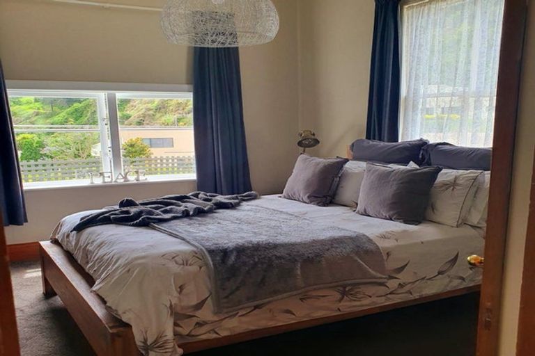 Photo of property in 98 Milton Road, Bluff Hill, Napier, 4110