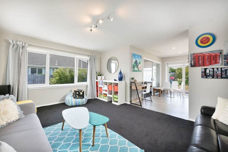 Photo of property in 18 Charlcott Street, Burnside, Christchurch, 8053
