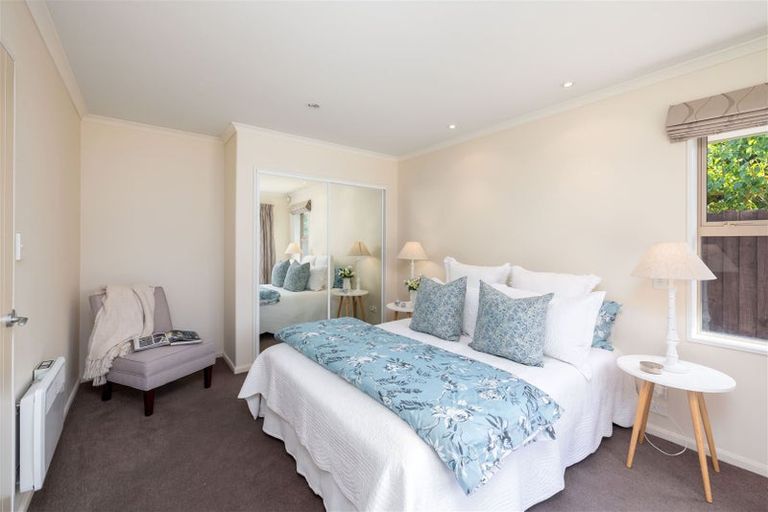 Photo of property in 6a Sunningvale Lane, Ilam, Christchurch, 8053