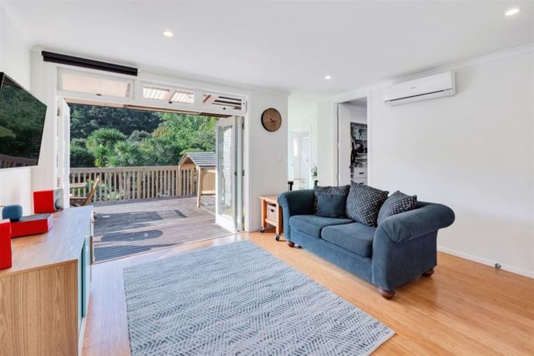 Photo of property in 905 Swanson Road, Swanson, Auckland, 0612