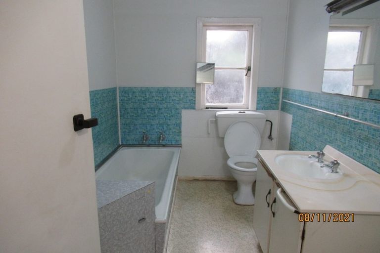 Photo of property in 20 Hastie Avenue, Mangere Bridge, Auckland, 2022