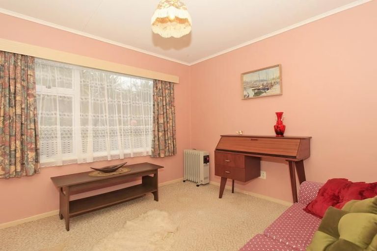 Photo of property in 49 Westminster Road, Wainuiomata, Lower Hutt, 5014