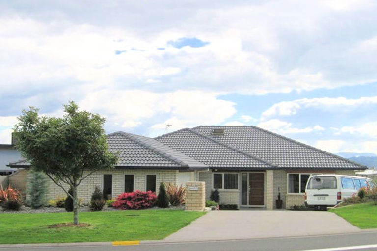 Photo of property in 15 Honeysuckle Lane, Ohauiti, Tauranga, 3112