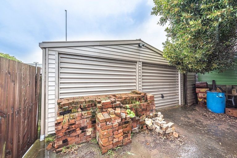 Photo of property in 22 Abbot Street, Gonville, Whanganui, 4501