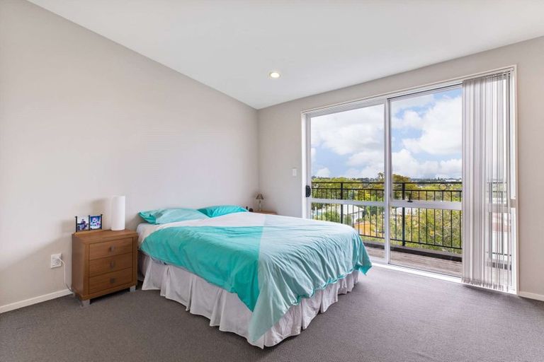 Photo of property in 11/6 Islington Avenue, New Lynn, Auckland, 0600