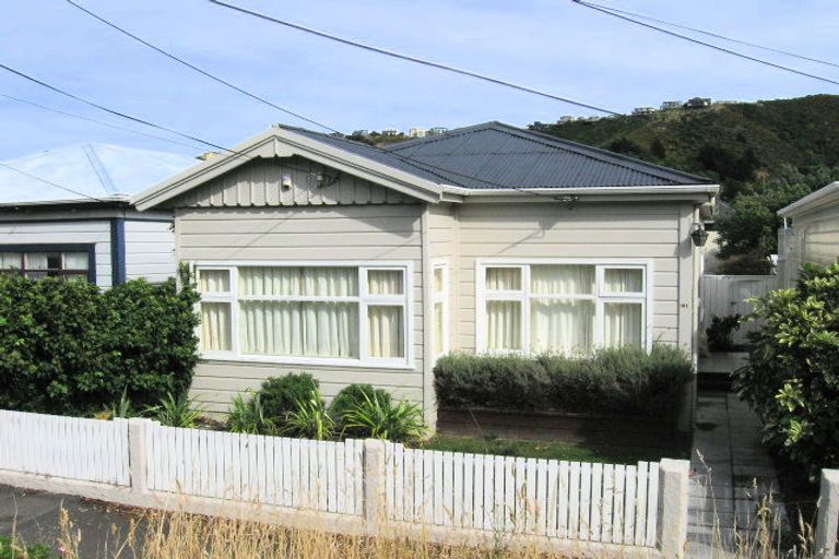 Photo of property in 166 Clyde Street, Island Bay, Wellington, 6023