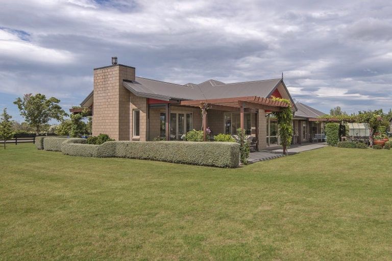 Photo of property in 1 Whitcombe Place, Darfield, 7571