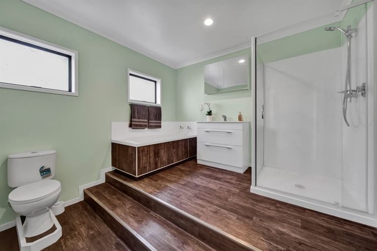 Photo of property in 13 Virginia Place, Whalers Gate, New Plymouth, 4310