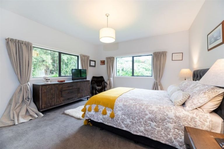 Photo of property in 32 Hanham Road, Kumeu, 0891