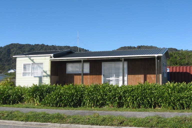 Photo of property in 58b Domett Esplanade, Cobden, Greymouth, 7802