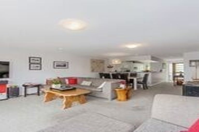 Photo of property in 146 Harbour Village Drive, Gulf Harbour, Whangaparaoa, 0930
