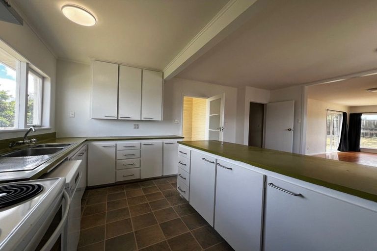 Photo of property in 95 Target Road, Totara Vale, Auckland, 0629