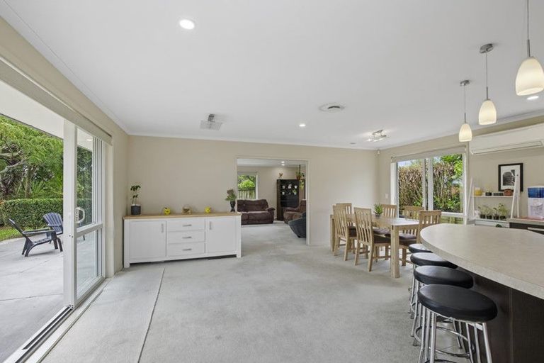 Photo of property in 10 Ernest Shackleton Place, Waiuku, 2123