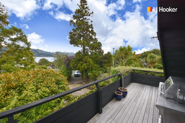 Photo of property in 4 Barling Street, Macandrew Bay, Dunedin, 9014
