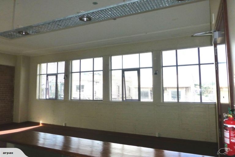 Photo of property in Pirie Street Townhouses, 28/35 Pirie Street, Mount Victoria, Wellington, 6011