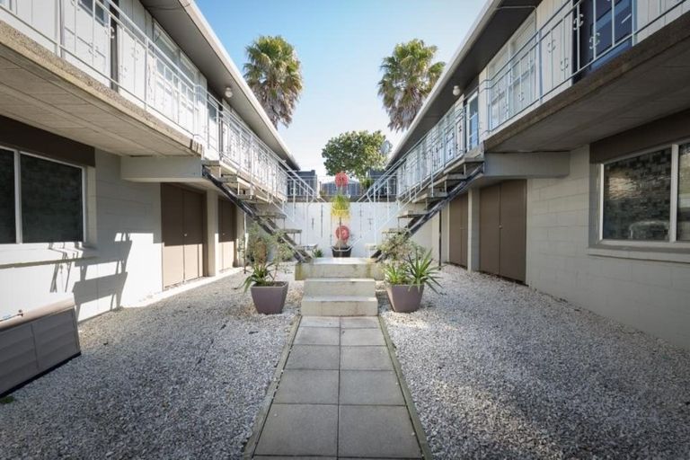 Photo of property in 1/8 George Street, Mount Eden, Auckland, 1024