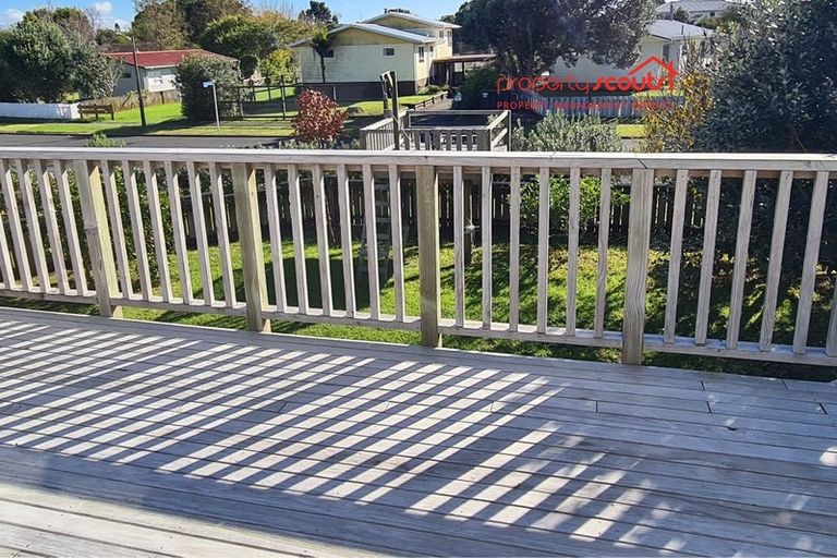 Photo of property in 15 Shearwater Street, One Tree Point, 0118