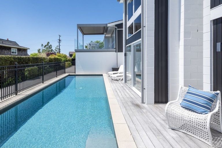 Photo of property in 144 Mellons Bay Road, Mellons Bay, Auckland, 2014