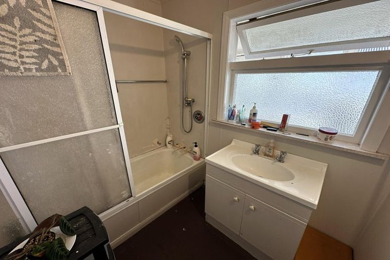 Photo of property in 10 Quinn Road, Levin, 5510