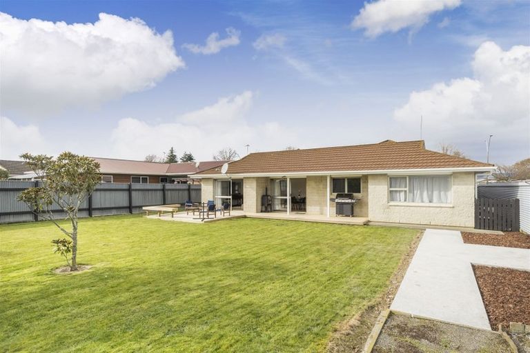 Photo of property in 80 John F Kennedy Drive, Milson, Palmerston North, 4414