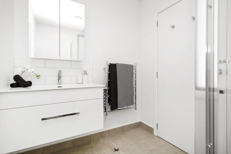 Photo of property in 2/892 High Street, Avalon, Lower Hutt, 5011