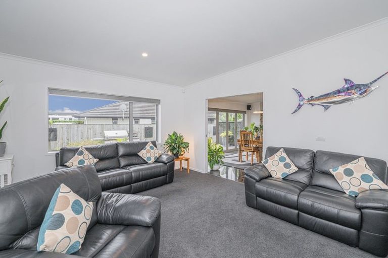 Photo of property in 18 Roseberry Place, Whitianga, 3510