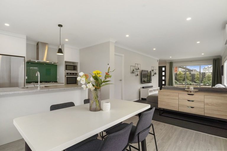 Photo of property in 10 Tieke Lane, Kenepuru, Porirua, 5022