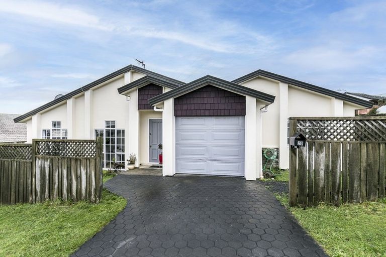 Photo of property in 20 Kentwood Drive, Woodridge, Wellington, 6037