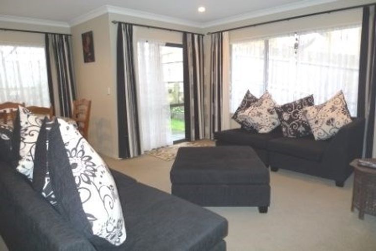 Photo of property in 80 Erlestoke Crescent, Churton Park, Wellington, 6037