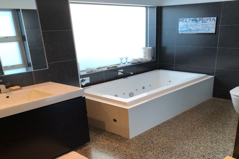 Photo of property in 3 Bath Street, Plimmerton, Porirua, 5026