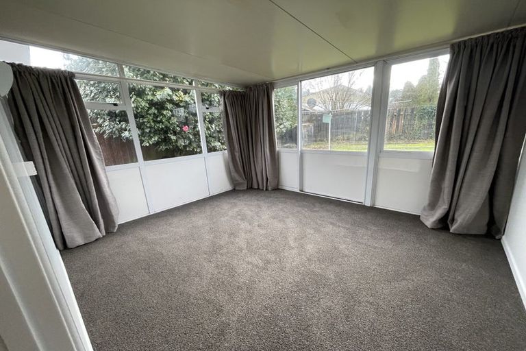 Photo of property in 2 Corilin Place, Mangakakahi, Rotorua, 3015