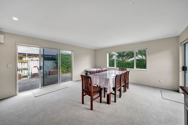Photo of property in 8 Dolphin Parade, Bell Block, New Plymouth, 4312