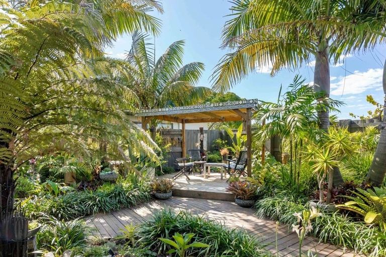 Photo of property in 18 Oriental Parade, Papamoa Beach, Papamoa, 3118