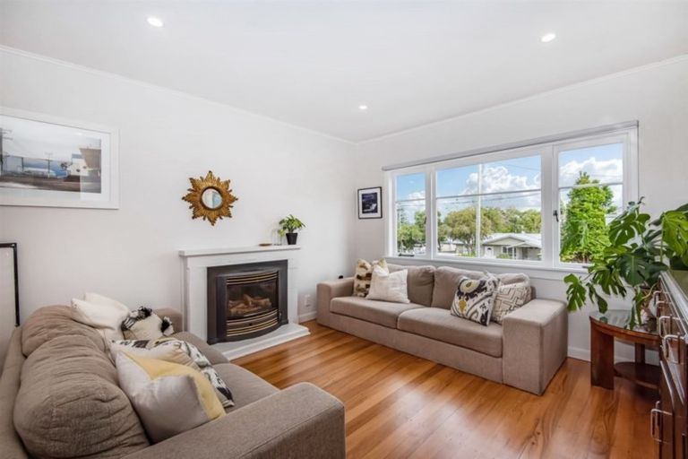 Photo of property in 1/10 Coronation Street, Belmont, Auckland, 0622