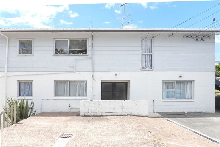 Photo of property in 2/41 Koromiko Street, New Lynn, Auckland, 0600