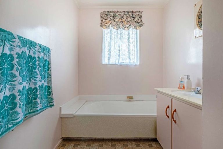 Photo of property in 33 Ryder Place, Kawerau, 3127