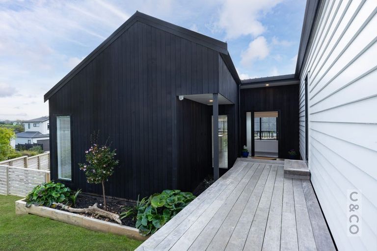 Photo of property in 41 Jeroboam Loop, Kumeu, 0810