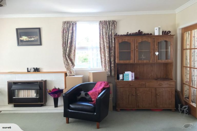 Photo of property in 122 Kings Crescent, Hutt Central, Lower Hutt, 5010