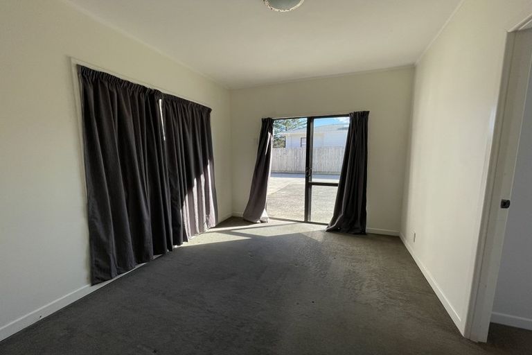 Photo of property in 1/12 Tonar Street, Northcote, Auckland, 0627