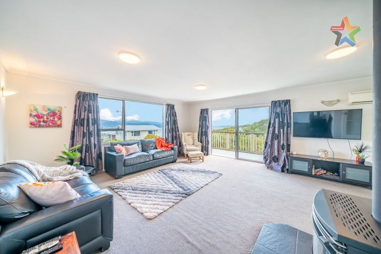 Photo of property in 50 Acacia Avenue, Maungaraki, Lower Hutt, 5010