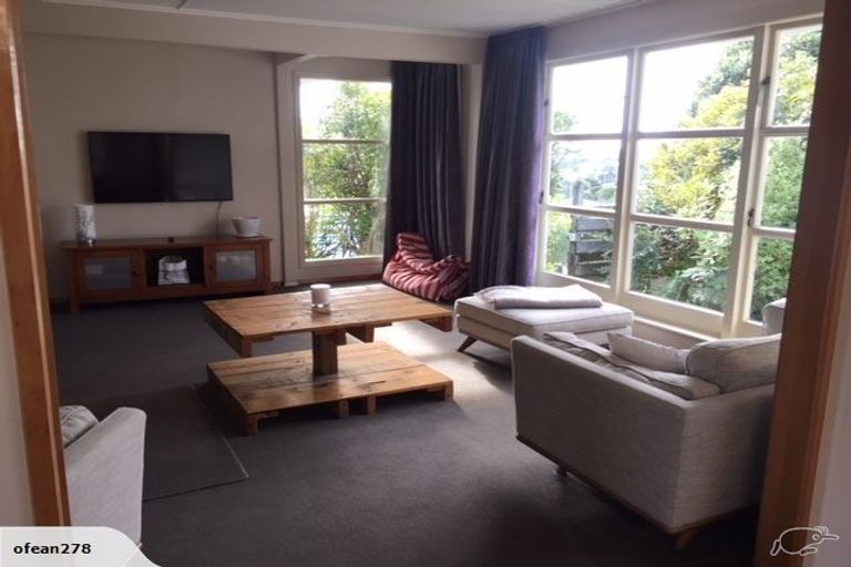 Photo of property in 26 Lyndfield Lane, Newlands, Wellington, 6037