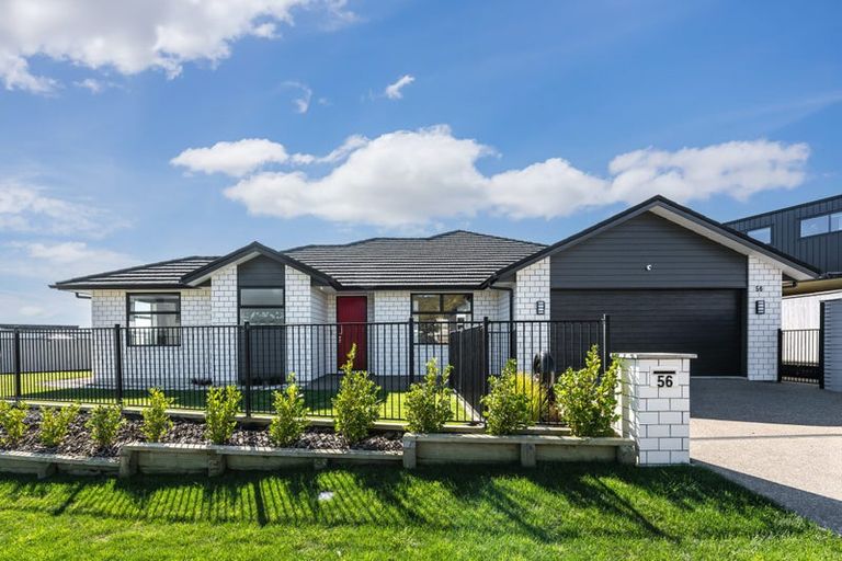Photo of property in 56 Queen Charlotte Drive, Aotea, Porirua, 5024