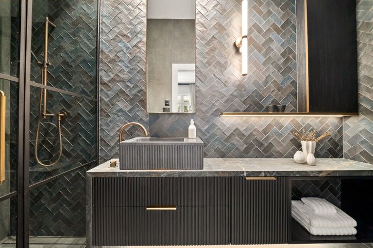 Photo of property in 39 Maungakiekie Avenue, Greenlane, Auckland, 1051