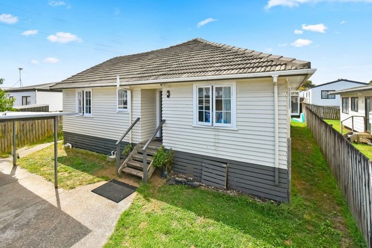 Photo of property in 1/31 Solveig Place, Randwick Park, Auckland, 2105