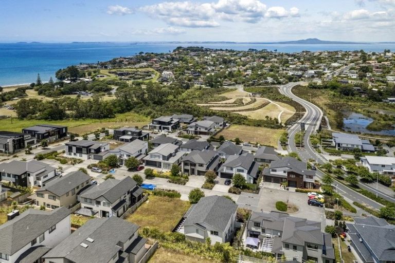 Photo of property in 7 Shelby Place, Long Bay, Auckland, 0630