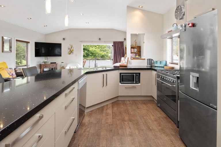 Photo of property in 14 Beach Road, Waikawa, Picton, 7220